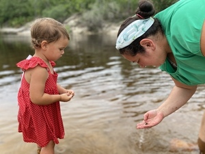 [Lindsey finds a mussel]