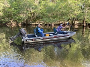 [Trolling motor]