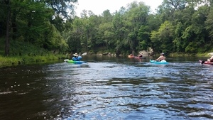 More boaters through 34th St rapids, 30.5536513, -83.2610161