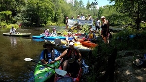 Gathering photo-op, 30.5560342, -83.2601554